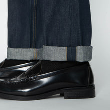 Load image into Gallery viewer, Weird Guy - Giant Hornet Selvedge