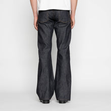 Load image into Gallery viewer, Groovy Guy - 10 Fold Selvedge - Indigo
