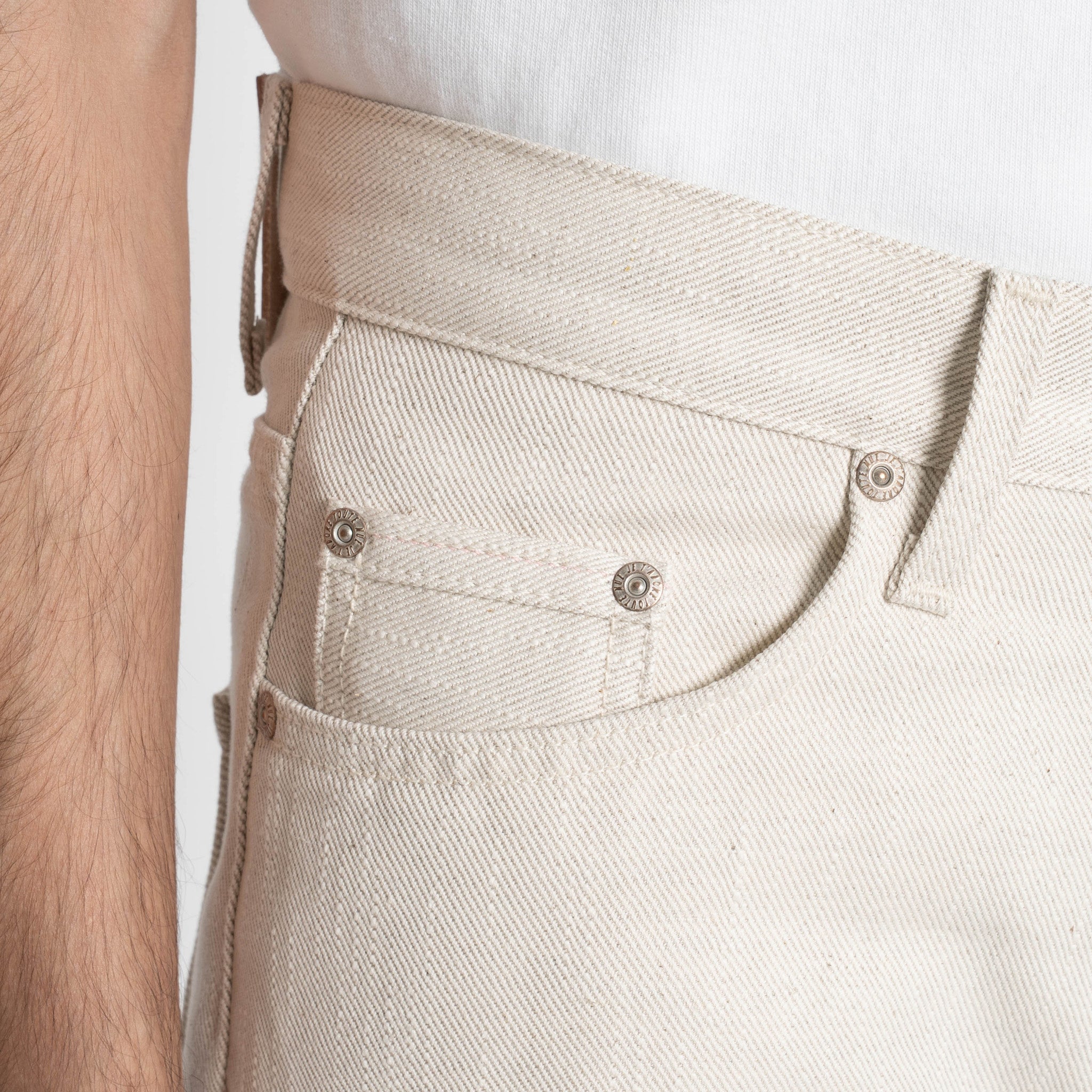 Strong Guy - Tabi Selvedge - Off White