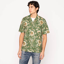 Load image into Gallery viewer, Aloha Shirt - Waikiki Waves - Green
