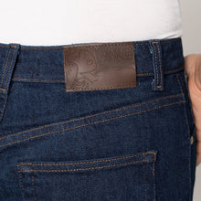 Load image into Gallery viewer, Max - Blue Comfort Stretch Selvedge | Naked &amp; Famous Denim
